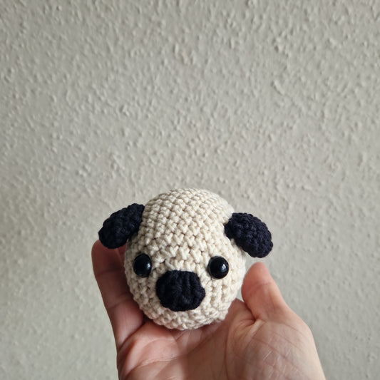 Cute Keychain Pug (Amigurumi)